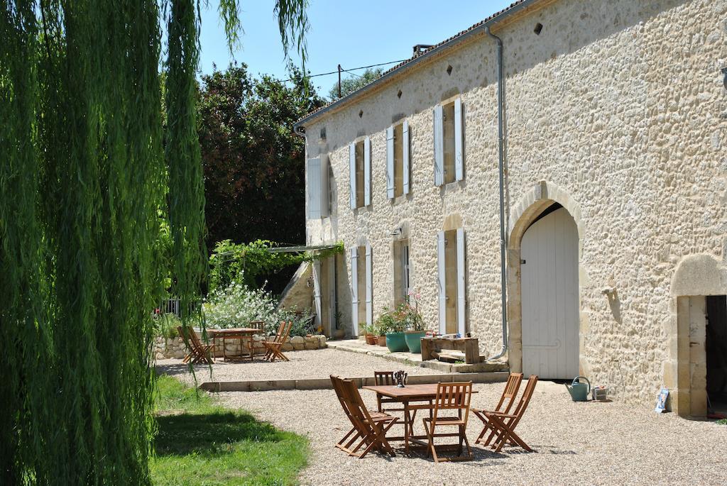 Hotel Les Foucauds Saint-Quentin-de-Caplong Zimmer foto